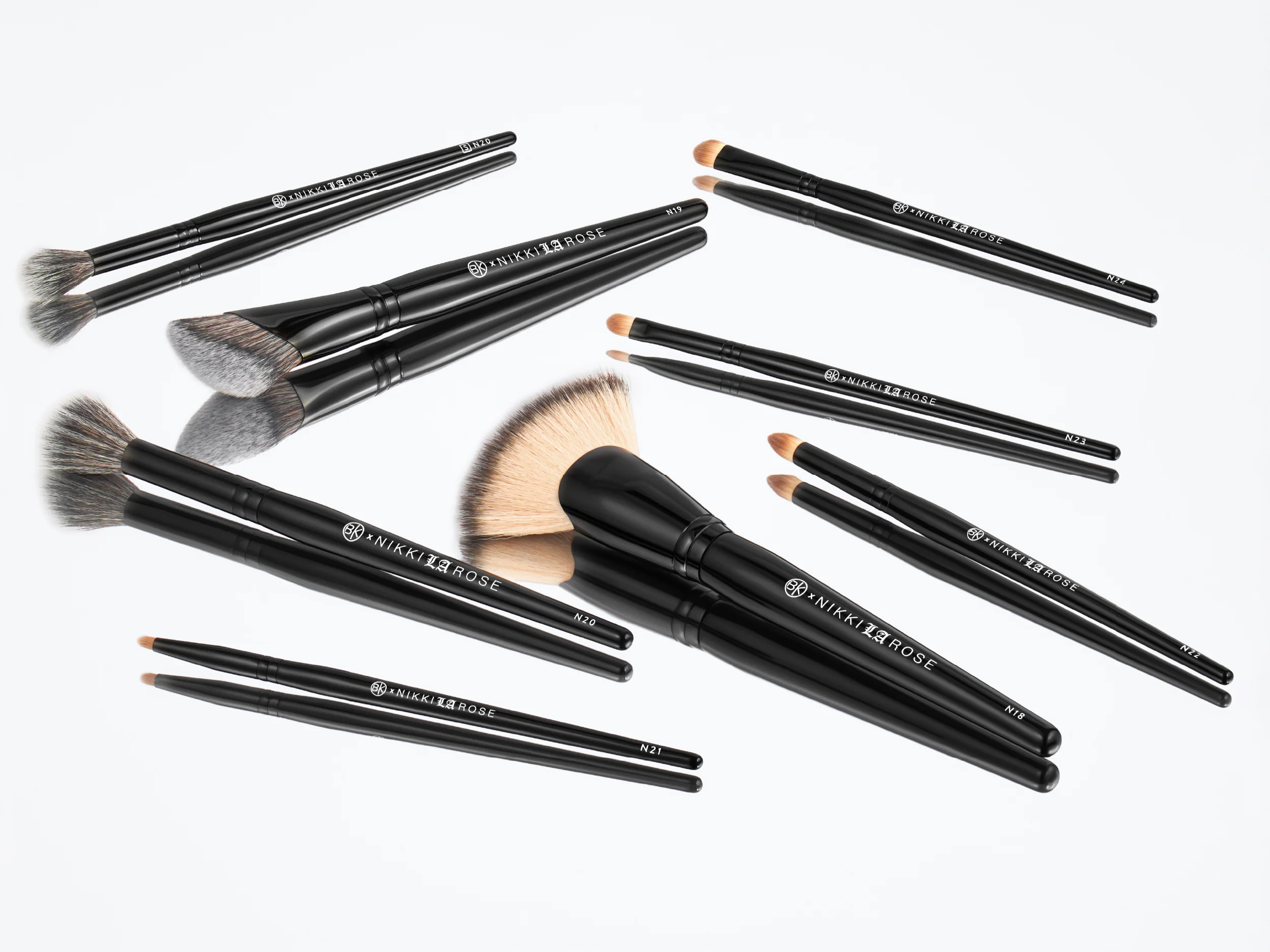 Nikki La Rose N24 Small Packer - Image 5